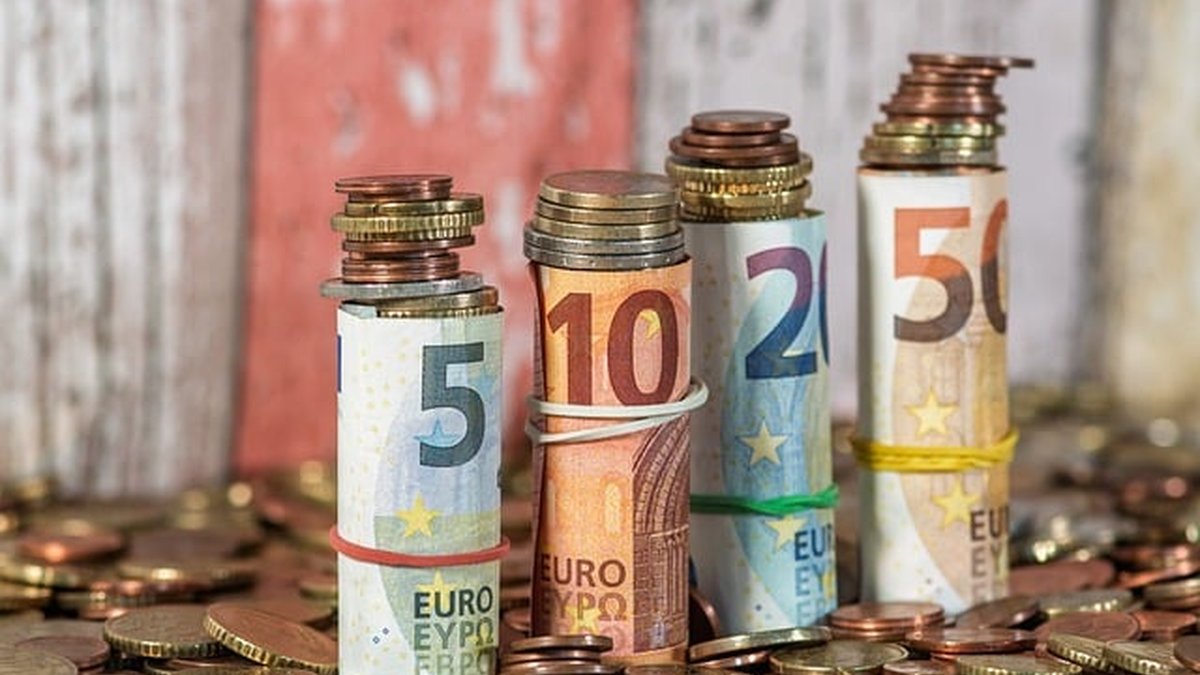 Microinversión y apps para ahorrar/invertir por autónomos: guía práctica 2026